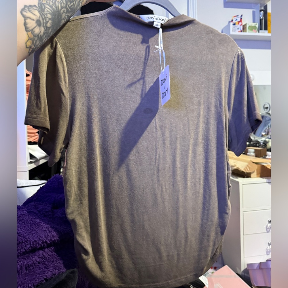 NWT Davi & Dani Short Sleeve Shirt - Mocha size Large